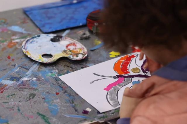 اجواء نادي الرسم و البراعة اليدوية للاطفال بدار الشباب ساقية الزيت يوم