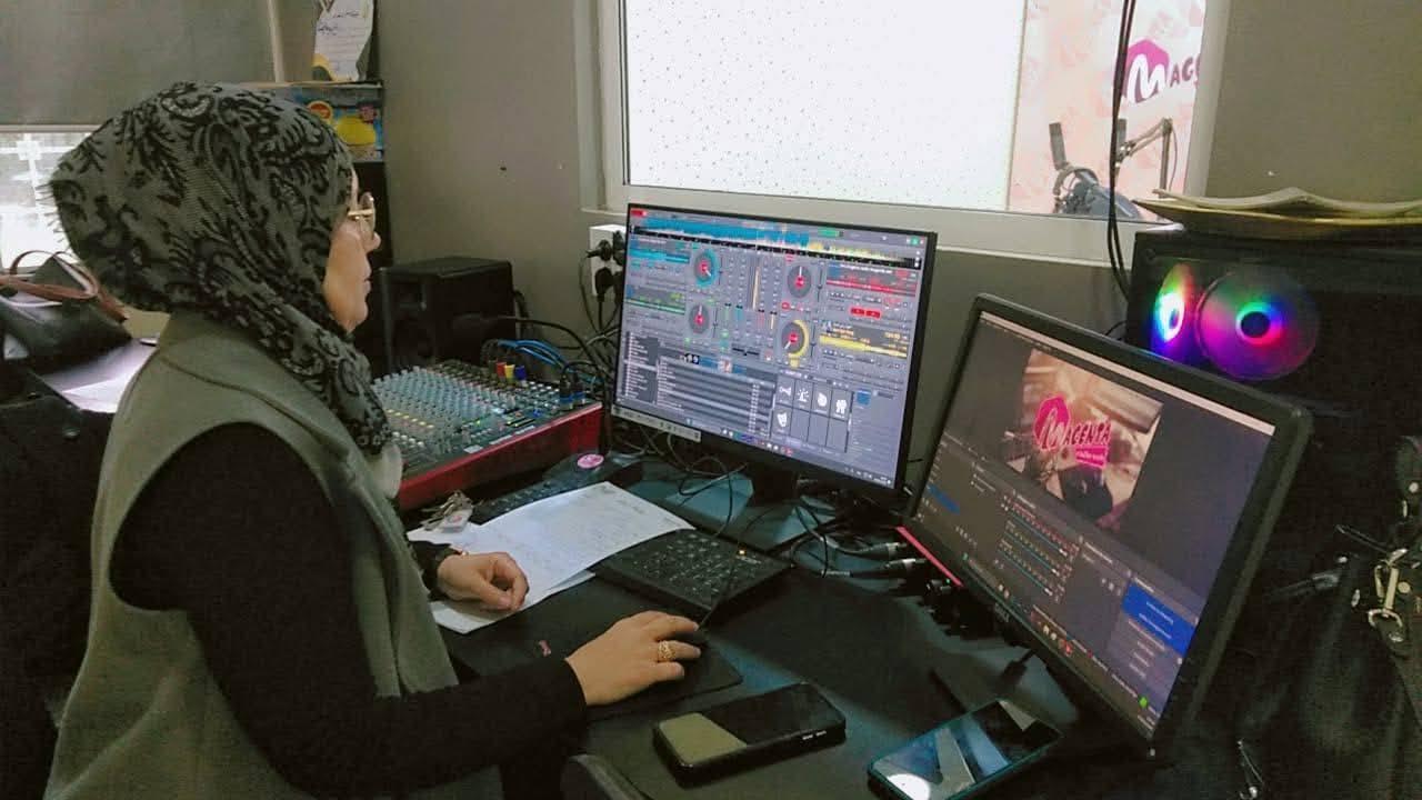 حلقة جديدة من المنوعة الصباحية يوم الاحد 4 جانفي براديو ماجنتا بدار 459985