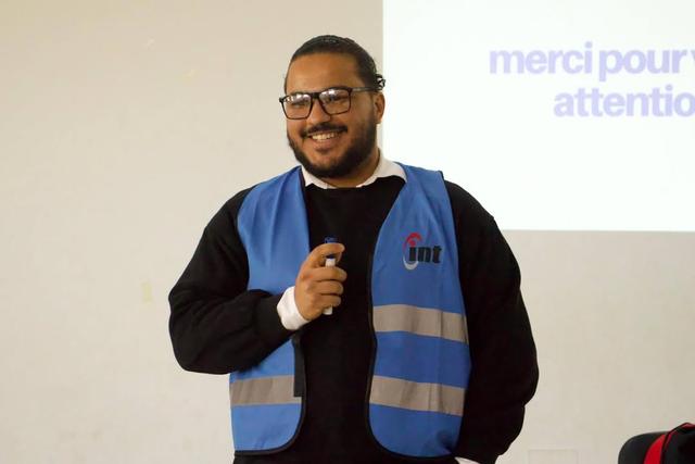 اليوم الاوّل من الدورة التكوينية “All about cinematography “ التنظيم: نادي الإنجليزية